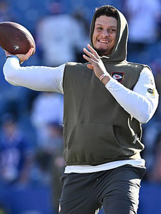 Kansas City Chiefs Patrick Mahomes 2025 Salute to Service Hoodie featuring sleeveless athletic fit.