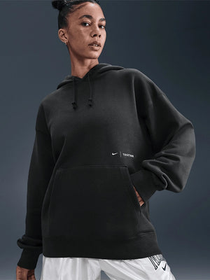 Pullover hoodie for women in the Nike Everyone Watches collection with cozy fleece and casual styling