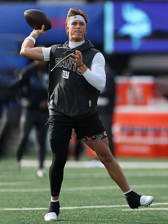 Nike-inspired New York Giants black sideline hoodie with sleeveless design for performance wear