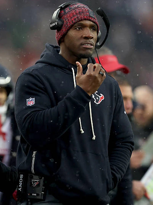 Navy Houston Texans Nike sideline club pullover hoodie inspired by 2025 coaching looks and relaxed NFL style