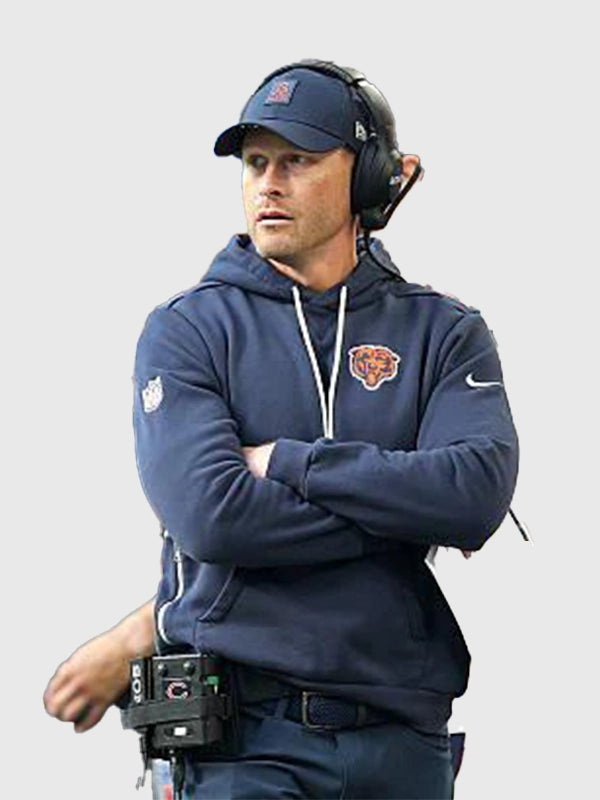 Chicago Bears Nike Sideline Club pullover hoodie in navy designed for everyday comfort and casual wear
