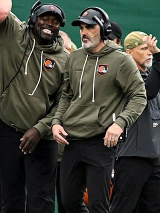Cleveland Browns 2025 Salute to Service hoodie inspired by Coach Kevin Stefanski’s sideline look.