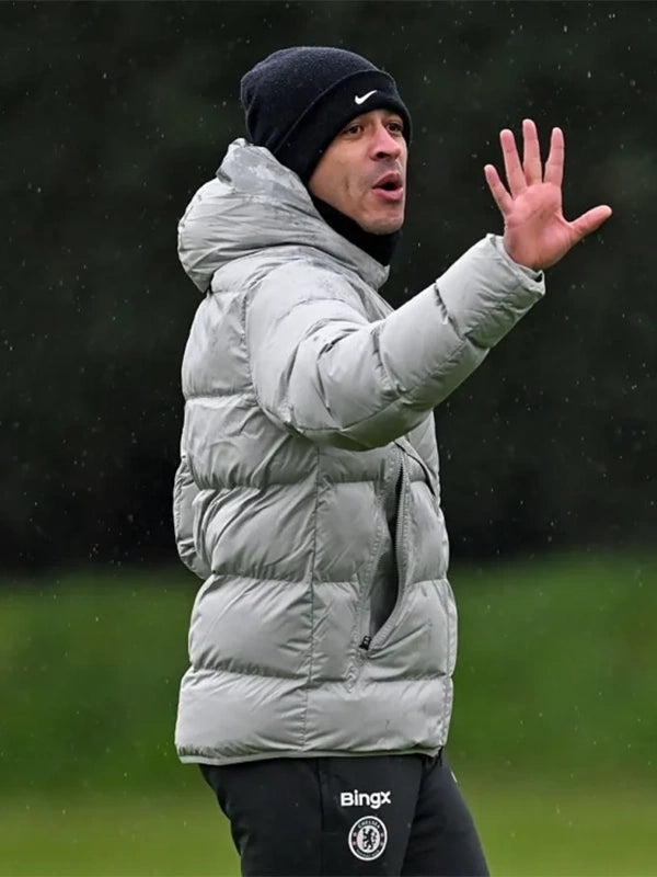 Recreated training puffer jacket in grey based on Liam Rosenior’s Chelsea outerwear appearance