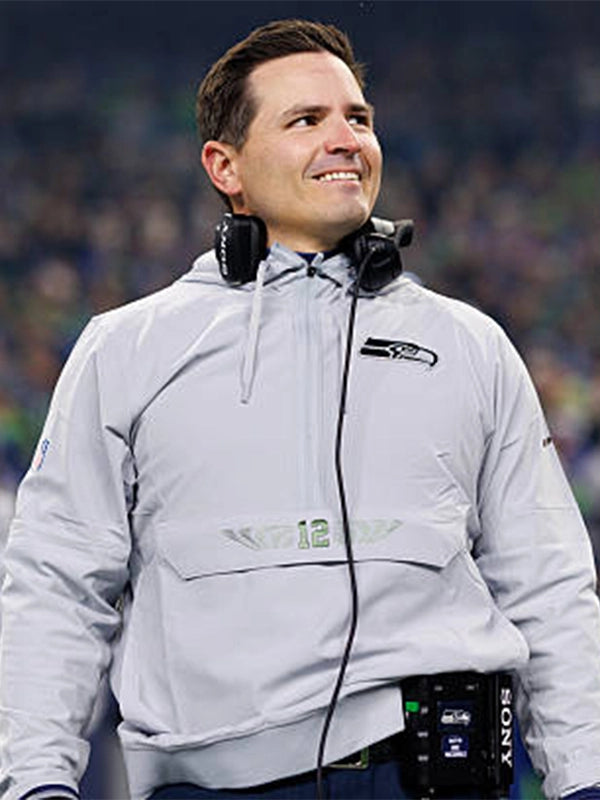 Recreation – Seattle Seahawks 2025 Nike Rivalries Sideline Half-Zip Hooded Anorak Jacket