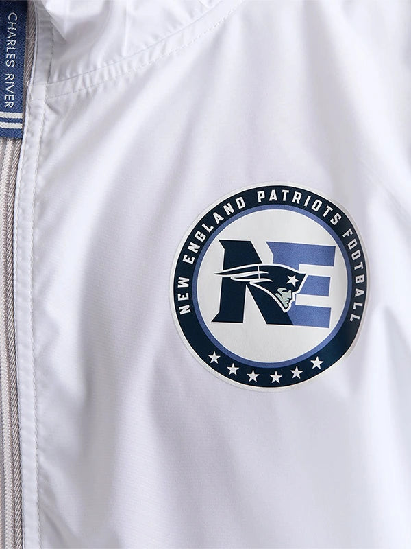 Charles River x Patriots 2026 unisex pullover jacket in white featuring functional half-zip closure and portable design