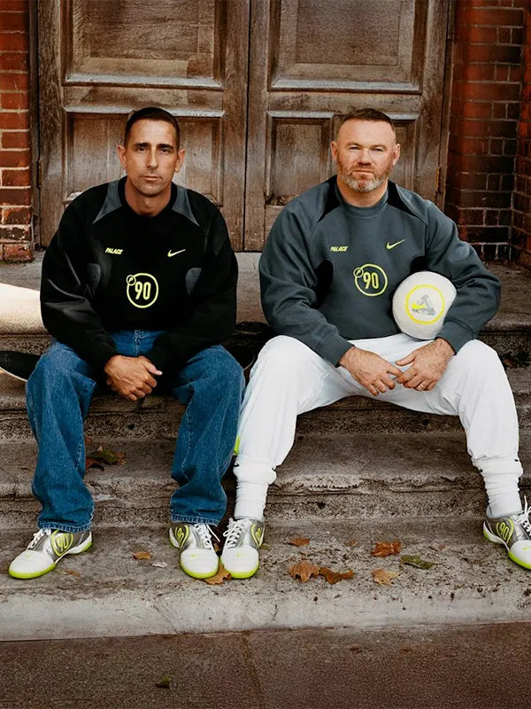 fleece Palace x Nike Total P90 crewneck offering a relaxed fit and signature co-branded detailing.