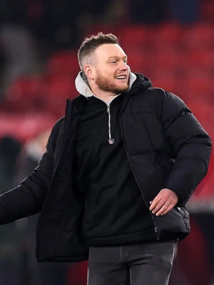 Recreated Sky Bet Championship match black hooded puffer jacket for Sheffield United vs Middlesbrough with quilted design