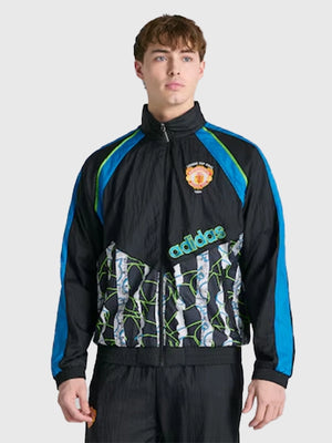 Manchester United x Adidas 2026 Bringback 90/92 Track Jacket featuring retro-inspired design and smooth performance fabric